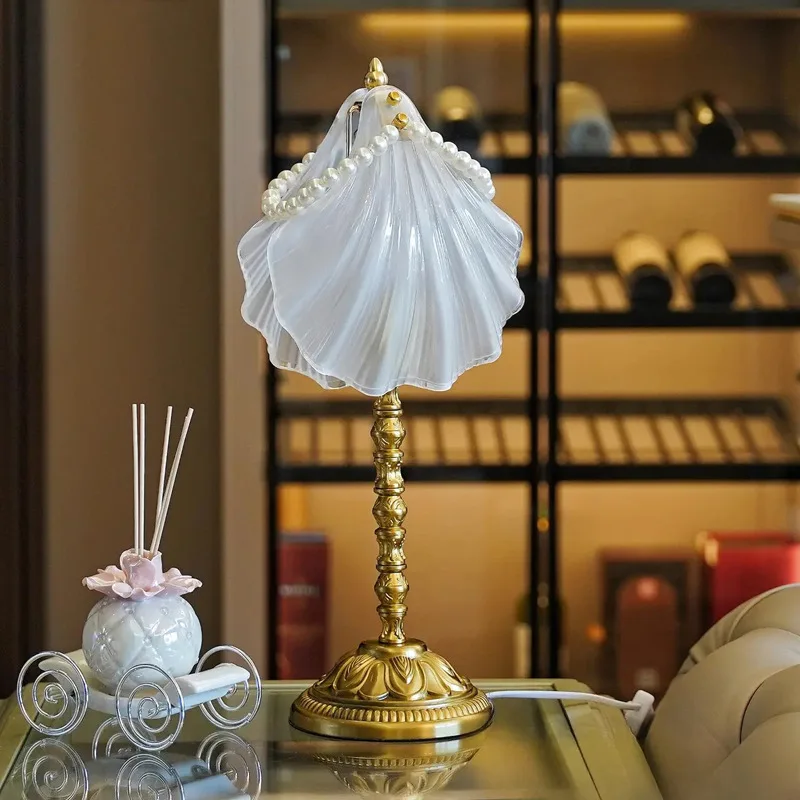

Creative French Cream Style Pearl Shell Table Lamp, Bedlight, Warm and Romantic Atmosphere, Gift, Home Decoration