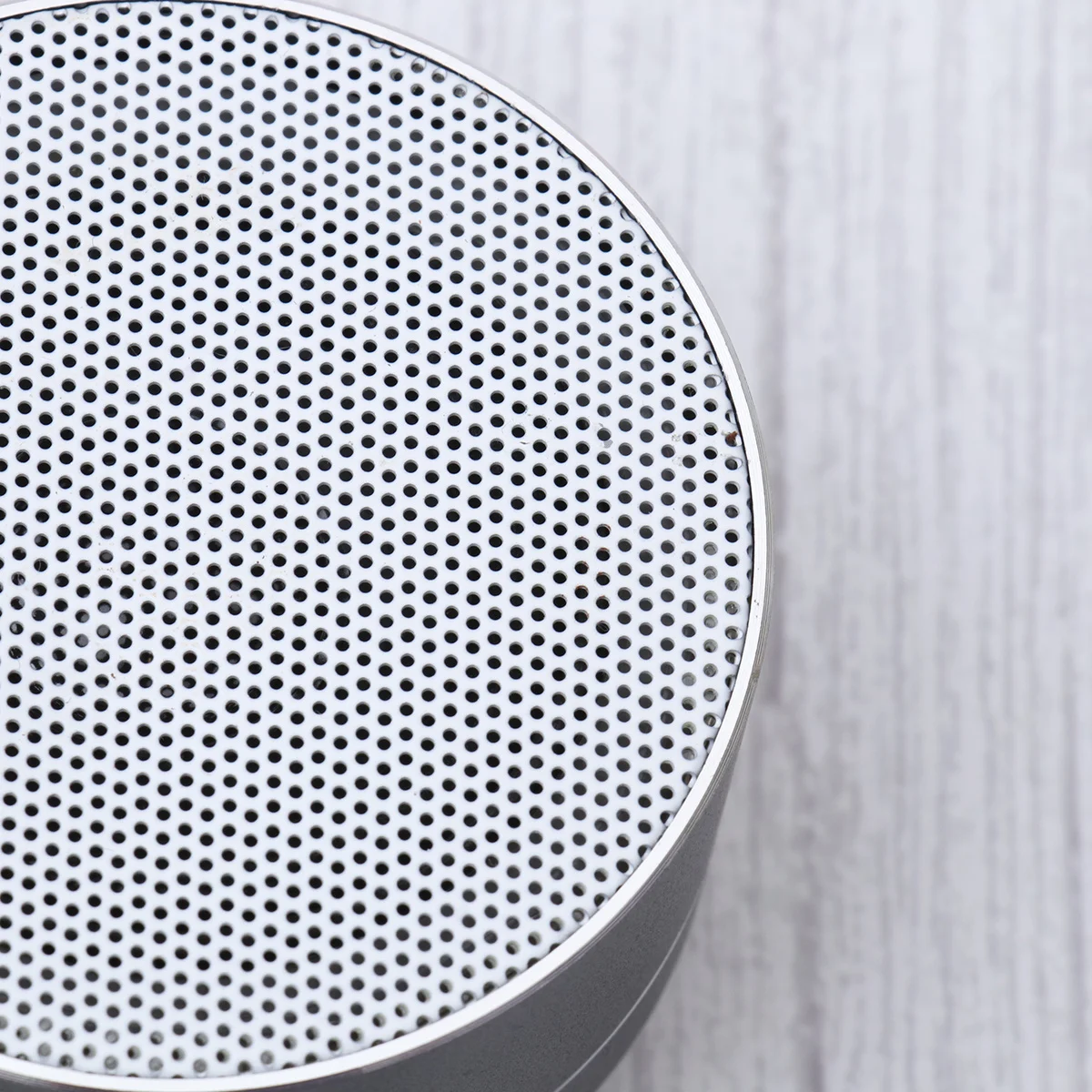 

Mini Aluminum Alloy Wireless Speaker Metal Portable Outdoor LED Lights Support Fm Radio Phone Speaker 3D Stereo