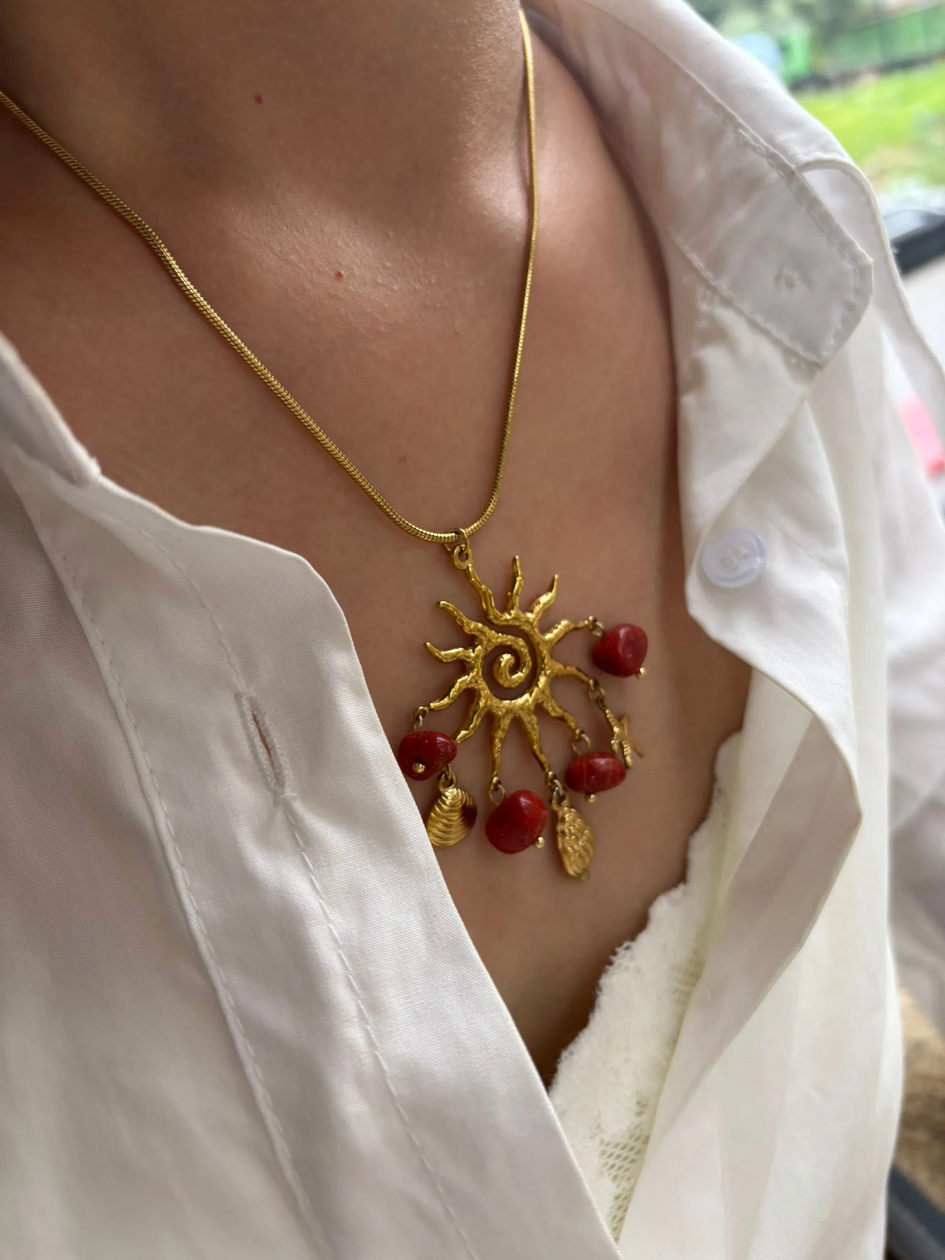 Peri'sbox بيان الأزياء الفولاذ المقاوم للصدأ مطلية بالذهب عباد الشمس الحجر الطبيعي قلادة المرأة قلادة مصمم مجوهرات فريدة من نوعها