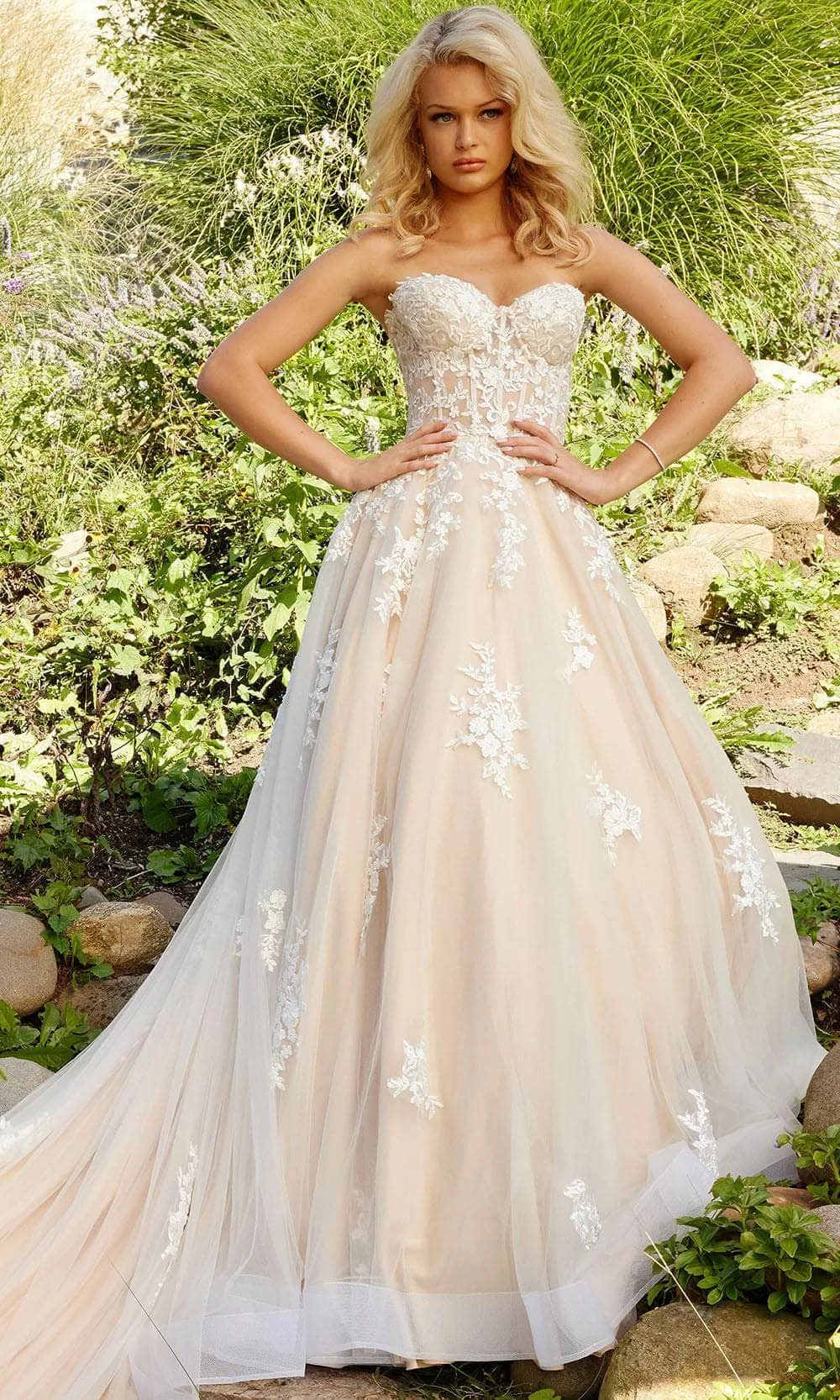 Sophisticated Sweetheart 3D Flower Lace Applique A Line Wedding Dresses Sweep Trian Custom Made Vestido De Noival