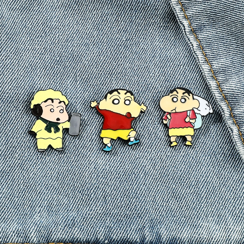 Japan Anime Crayon Shin Chan Revers Pins Rucksack Jeans Emaille Brosche für Frauen Cartoon Abzeichen Mode Schmuck Lustige Kind Geschenke