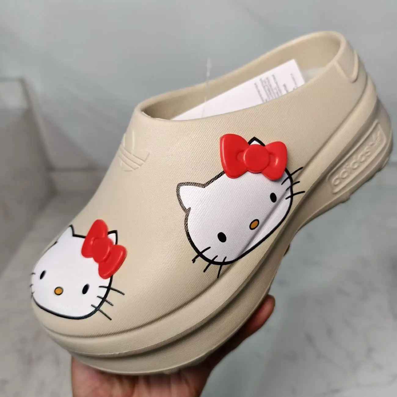 

real pictures Good Quality 2025 summer autumn New hello kitty Cute Cartoon thick sole Women's black pink brown Khaki sandals