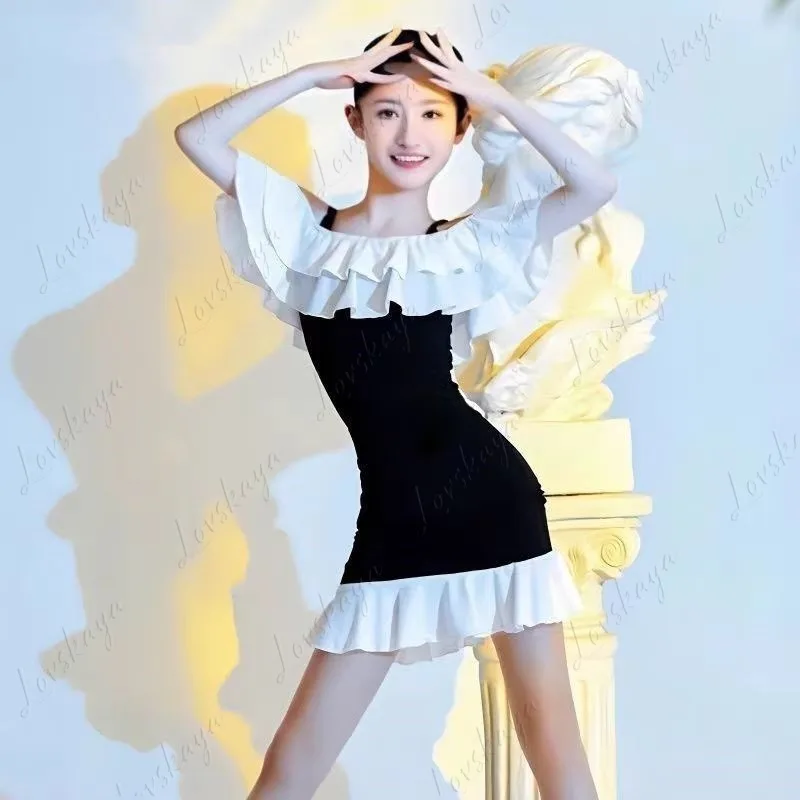 Vêtements d'été pour enfants, vêtements d'entraînement de danse latine pour filles professionnelles, épissage noir et blanc, bretelles de célébrité d'internet, nouvelle collection