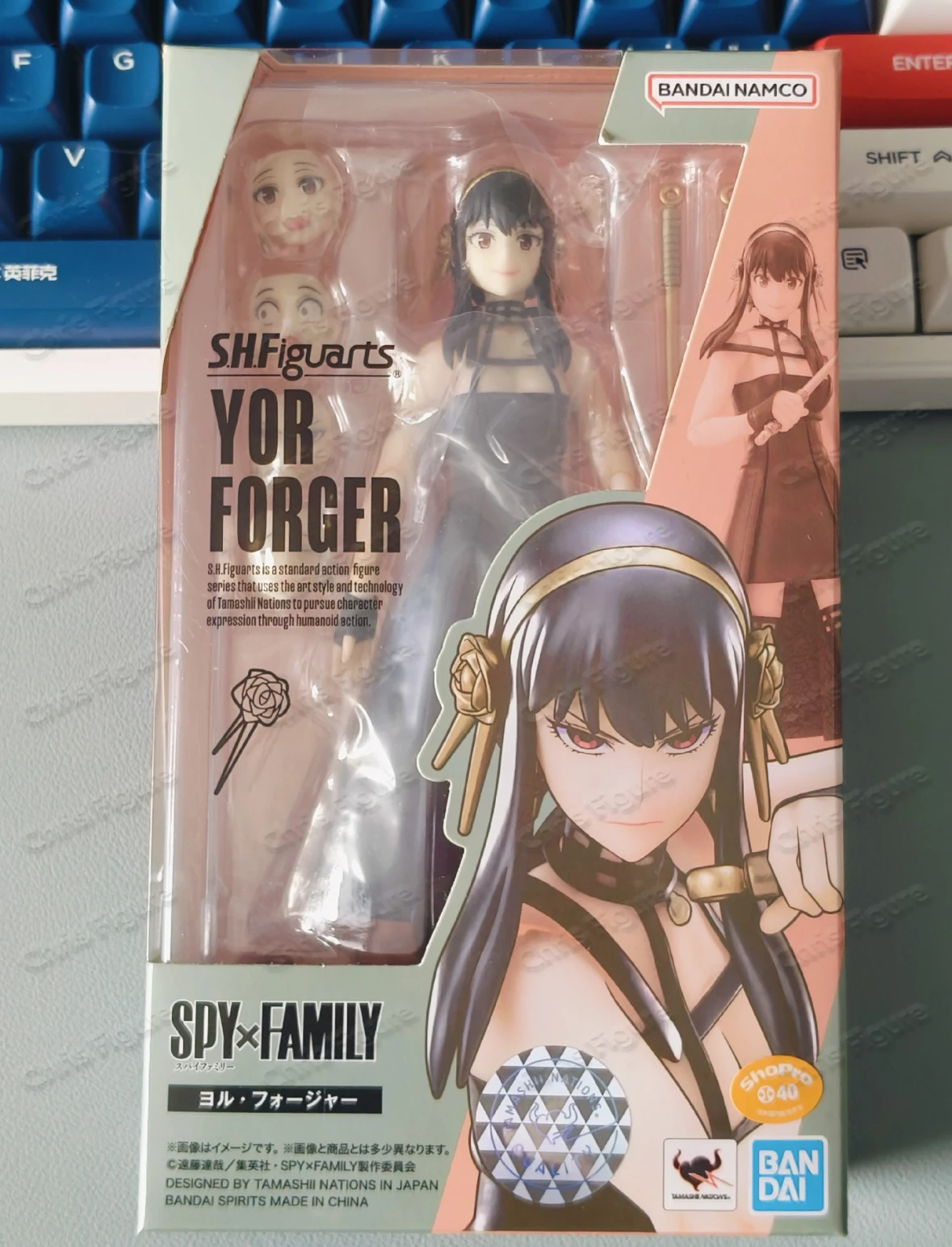 

В наличии: Фигурки Bandai S.H.Figuarts Spy × Family (Йор Форджер, Лойд Форджер, Аня Форджер) — ПВХ-модели персонажей аниме, коллекционные фигурки