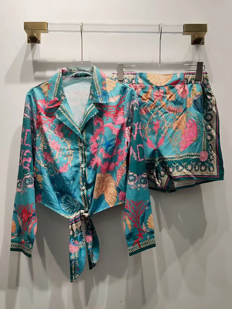 

Retro geometric print lapel short lace-up shirt two-piece set for 2025 autumn women's wear + loose wide-leg shorts fashion set