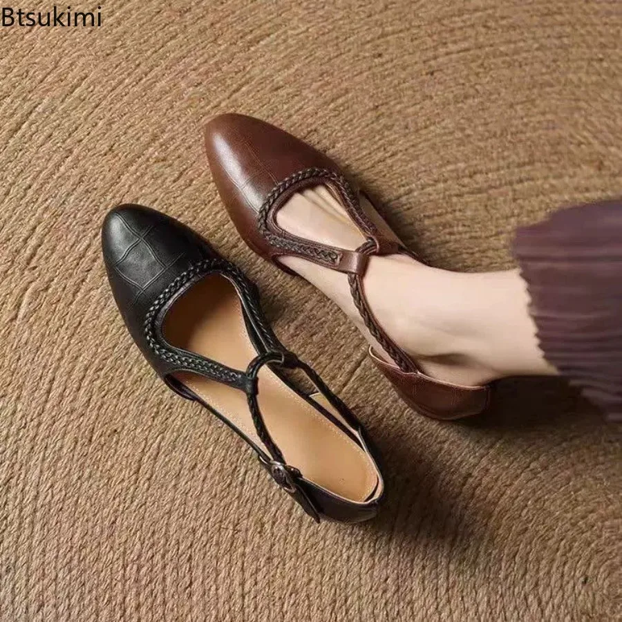 New Summer Women's Retro Hollow Out Pumps Fashion Leather Pointed Toe Chunky Heel Shoes Cover Toe/Heel Shoes Ankle Strap Sandals view 2
