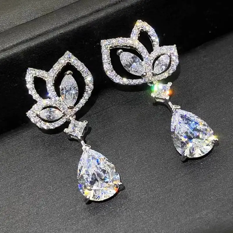 Huitan ästhetische Damen-Ohrringe mit Blumen-Design für Hochzeit, Party, Accessoires, modisch, täglich, vielseitig, schicker Schmuck für Damen