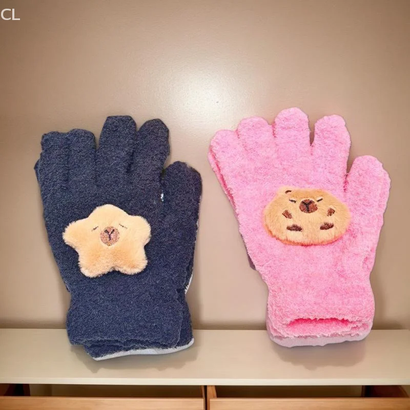 

Плюшевые перчатки капибары из кораллового флиса, милые и функциональные, зимние теплые перчатки с пятью пальцами для студентов, идеальный девчачий рождественский подарок