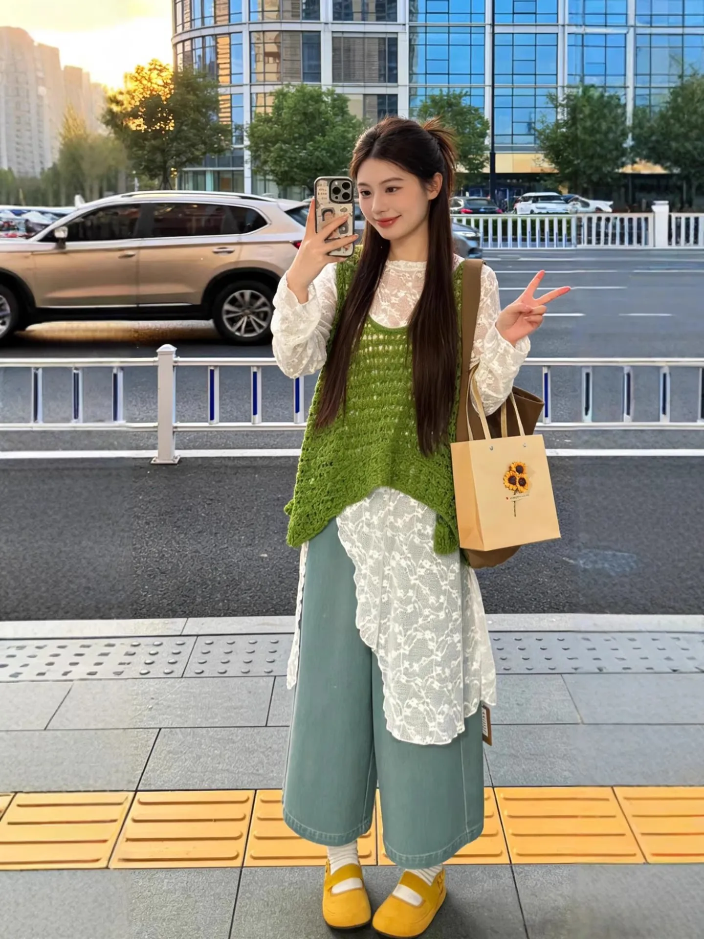 plus Size Autumn Fashion Set with Lace Crop Top And Jeans High Waist Loose Fit Korean Style Women's Ensemble Casual Wear