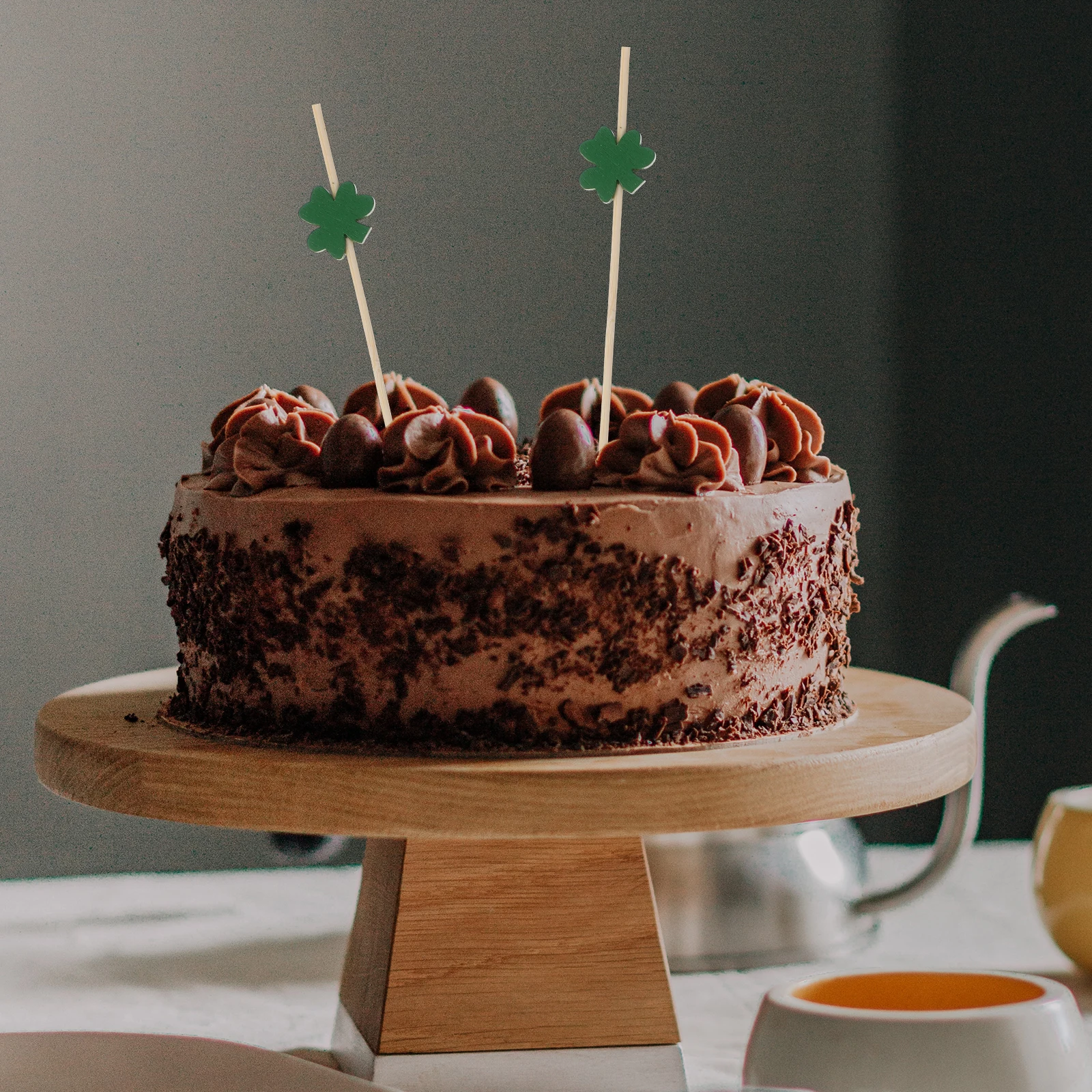 

100Pcs St Patrick's Day Shamrock Wooden Fruit Picks Creative Cake Ornament Party Dessert Inserts Fruit Picks Cake Ornaments