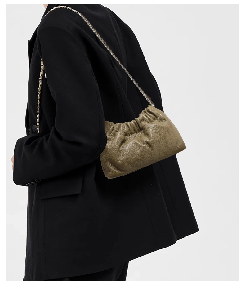 Leichte Litchi-Textur Echtes Kuhleder Cloud Bag Damen Kordelzug Tasche mit Raffdesign Metallkette Crossbody Mini-Geldbörse – Detail 2