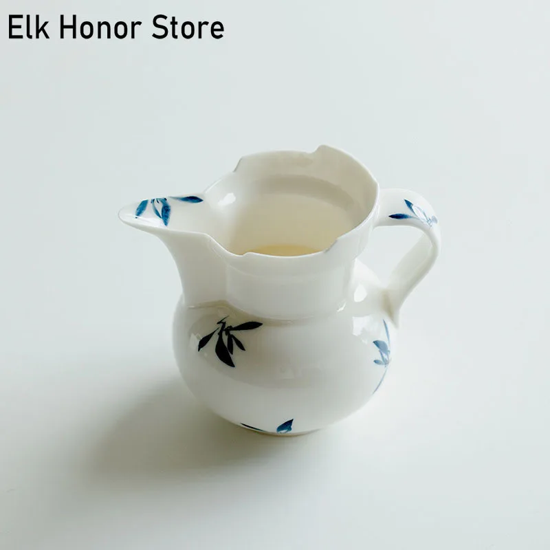 200ml Pure Hand-painted Butterfly Orchid Tea Pitcher Creative Monk Hat Justice Cup Divide Tea Ceramic Fair Cup Tea Set Chahai