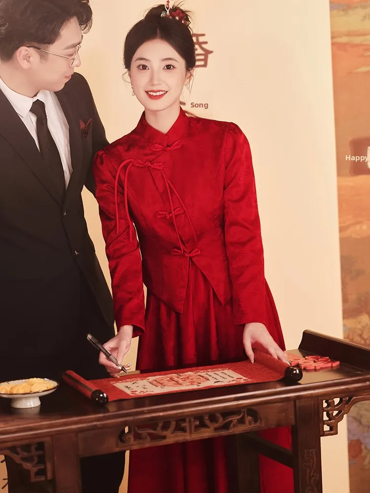 

Красный свадебный костюм с длинными рукавами для церемонии помолвки, новый китайский наряд для невесты, образ для винной церемонии, новинка 2023 года