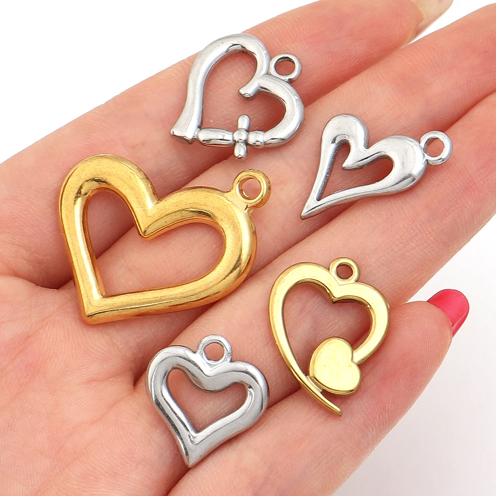 2 Stück Edelstahl-Herzanhänger, hohle Herzanhänger aus Metall, Liebesherz-Anhänger für die Schmuckherstellung, DIY-Halskette, Ohrringe, Zubehör