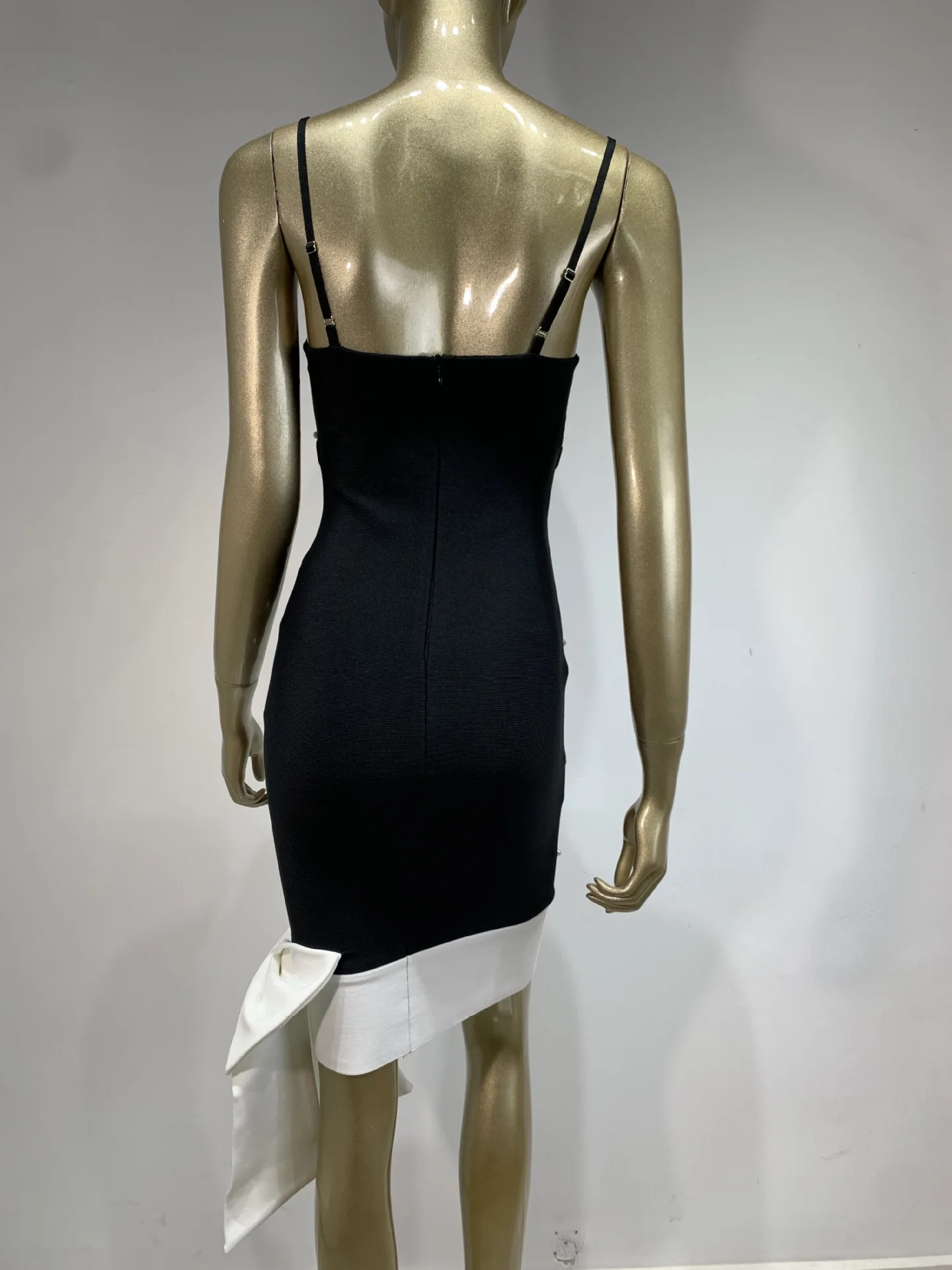 2025 Donne Celebrity Sexy Senza Maniche Perline Patchwork Arco Nero Aderente Bnadage Abito Elegante Sera Club Party Outfit