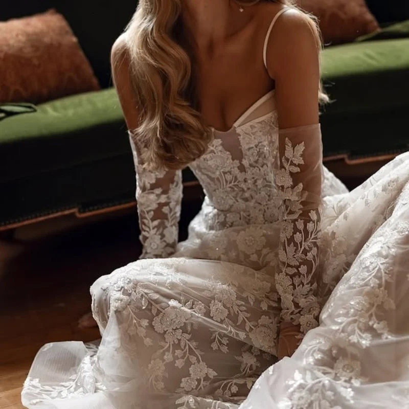

Customized simple ivory Ball Gown Royal Wedding Dresses Sweetheart Lace flower applique fish tail backless Made Robe De