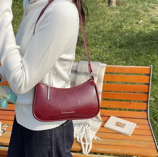 Advanced sense of foreign style new Korean version of simple small square bag armpit shoulder bag all oblique cross bag female