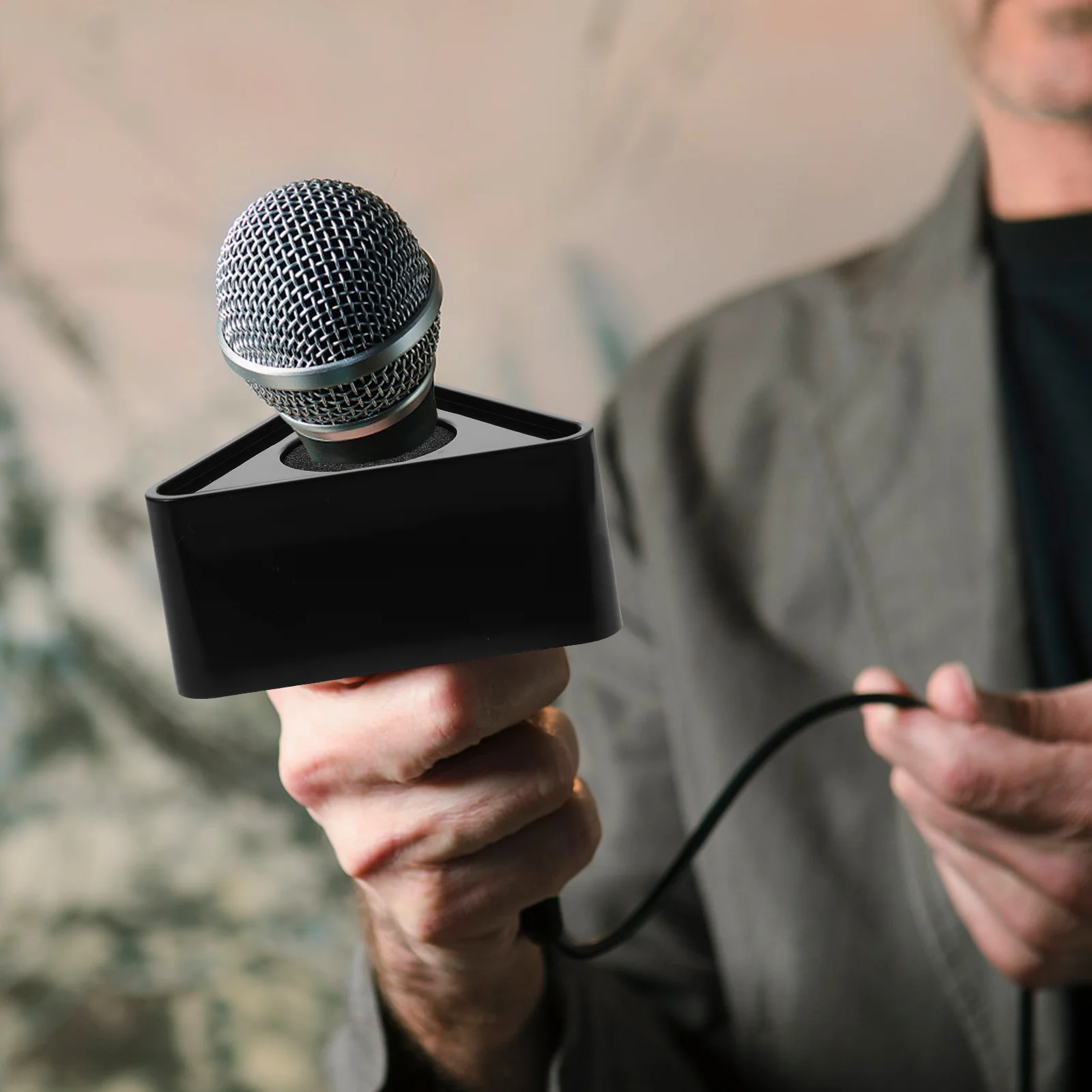 2 pièces Portable ABS moulage par Injection Triangle en forme d'interview micro Microphone Logo drapeau Station Logo (noir)