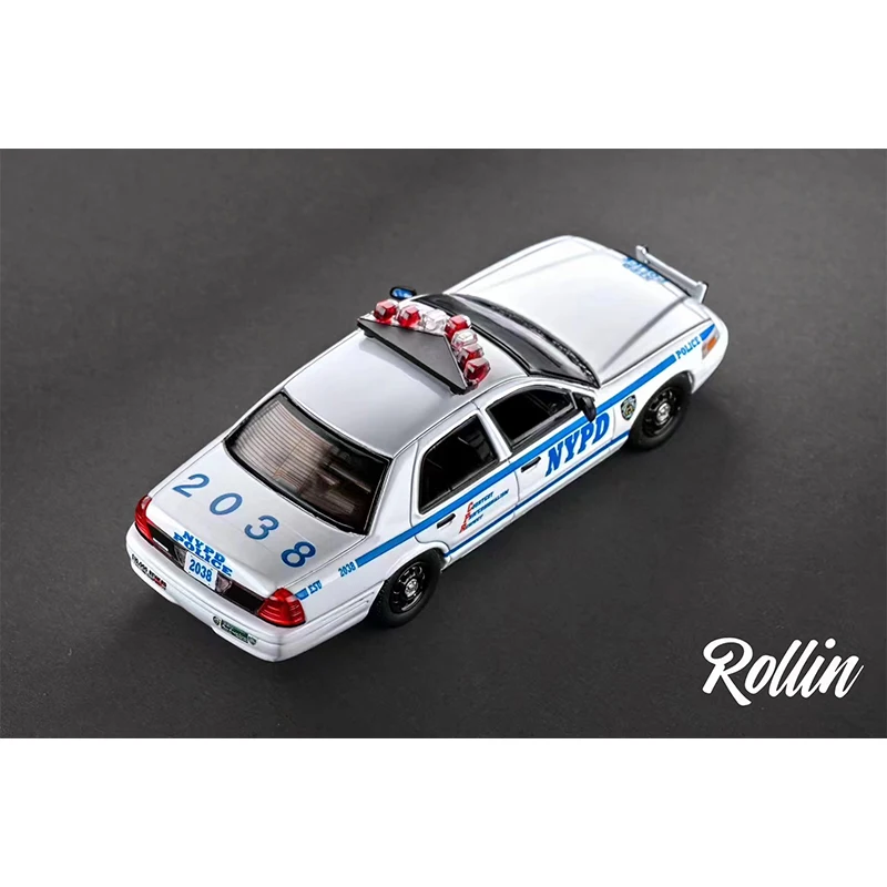 Rollin 1:64 Ford CV Crown Victoria Police car alloy static model, children's collection toys, New Year gifts for friends.