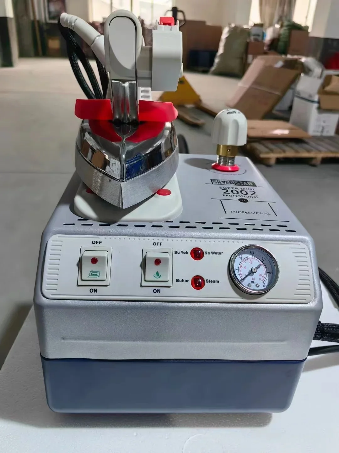 QK-2002 High Quality 2L Industrial Electric Steam Iron with Boiler