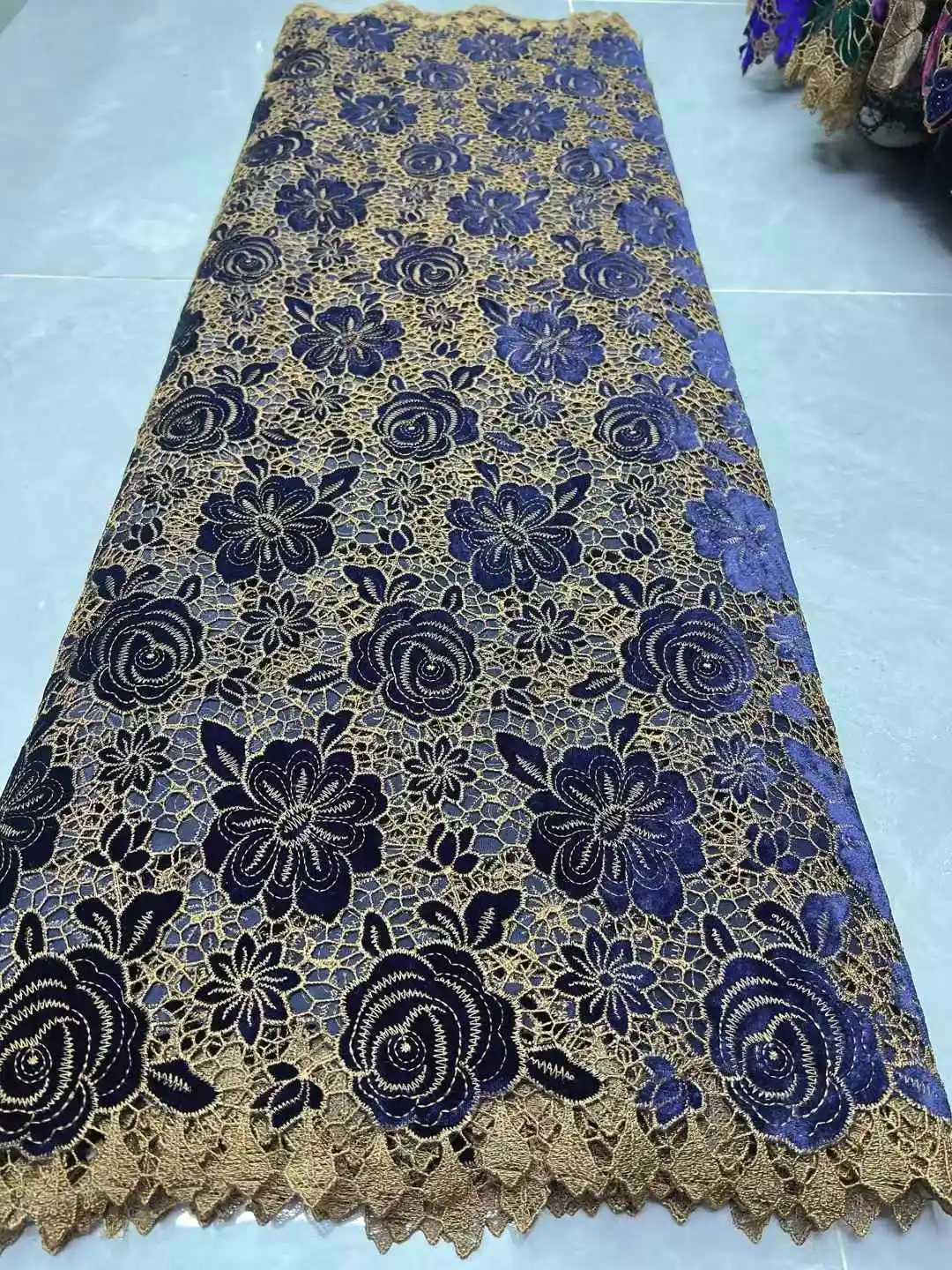 Tela de encaje de terciopelo africano para mujer, materiales bordados nigerianos de alta calidad, venta al por mayor, ropa de fiesta, 2026