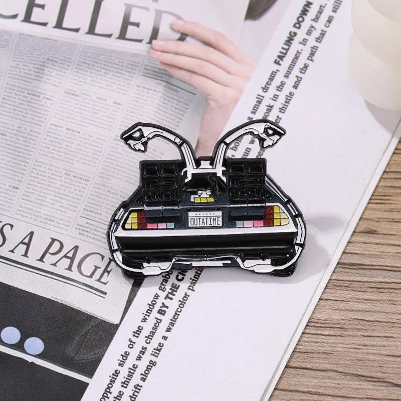 1 PC Enamel Pins Marty McFly DeLorean OUTATIME Car Brooch Time Travelling Machine Enamel Pin Retro 80s Movie Back To The Future