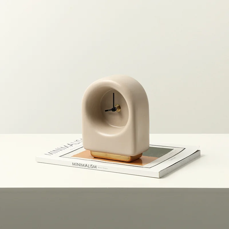 

Nordic light luxury creative minimalist gold bottom ceramic table clock, bedroom, bookcase, home accessories