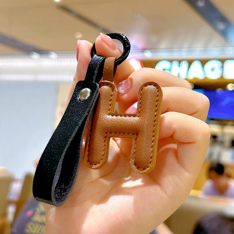 N D R S E B L A F M H Wholesale Custom Made PU PVC Faux Leather Initial English Letters Keychain Pendant Women Bag Charms