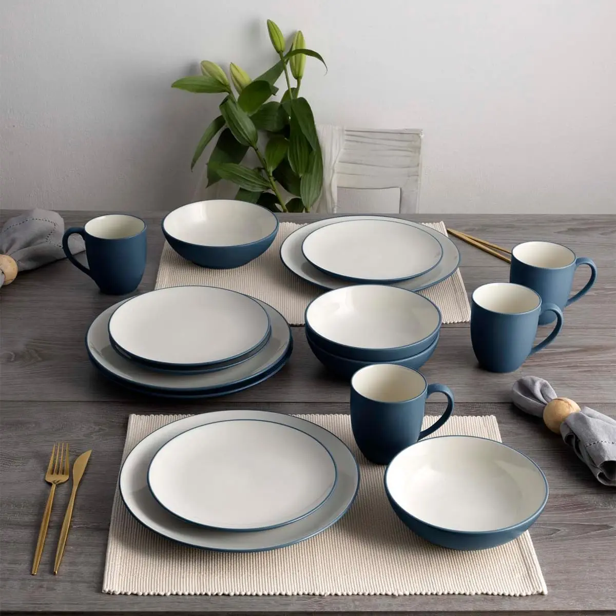 Colorwave Blue 16-Piece Set - Coupe, Service for 4 in Blue