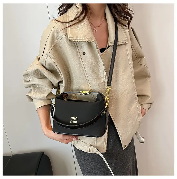 ‌ 2025 Borsa quadrata piccola alla moda: borsa con texture con tracolla regolabile, elegante borsa a tracolla per sera e settimana, stile straniero ‌