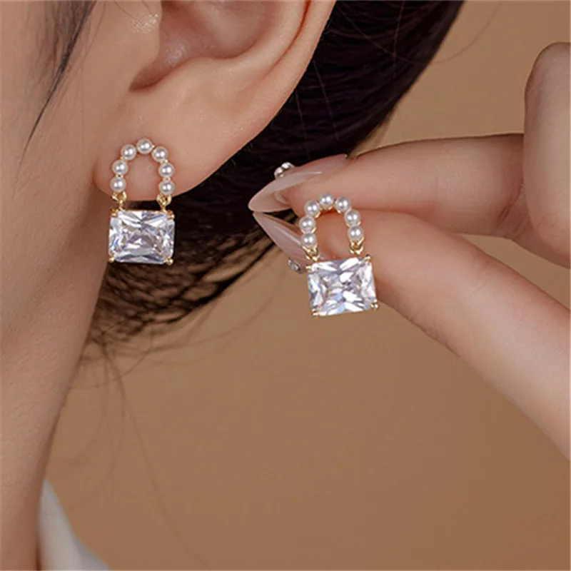 Vintage Gold Plated Crystal Pearl Stud Earrings for Women Girls Elegant Jewelry Pendientes Brincos e2011