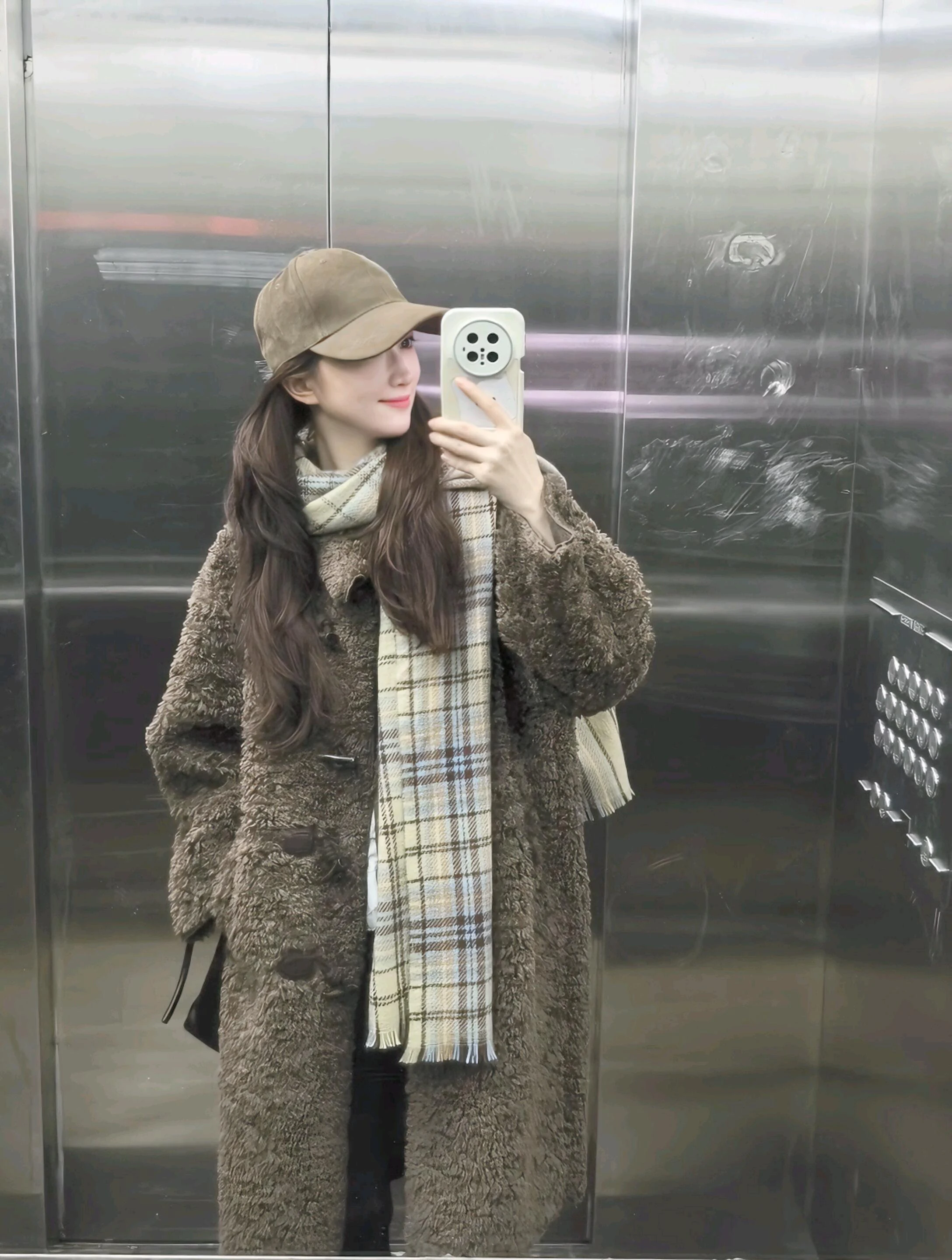 

Retro Style Women's Long Coat Fur Lined Sheepskin Leather Jacket Mid-Length Plaid Pattern Button Closure Warm Outerwear