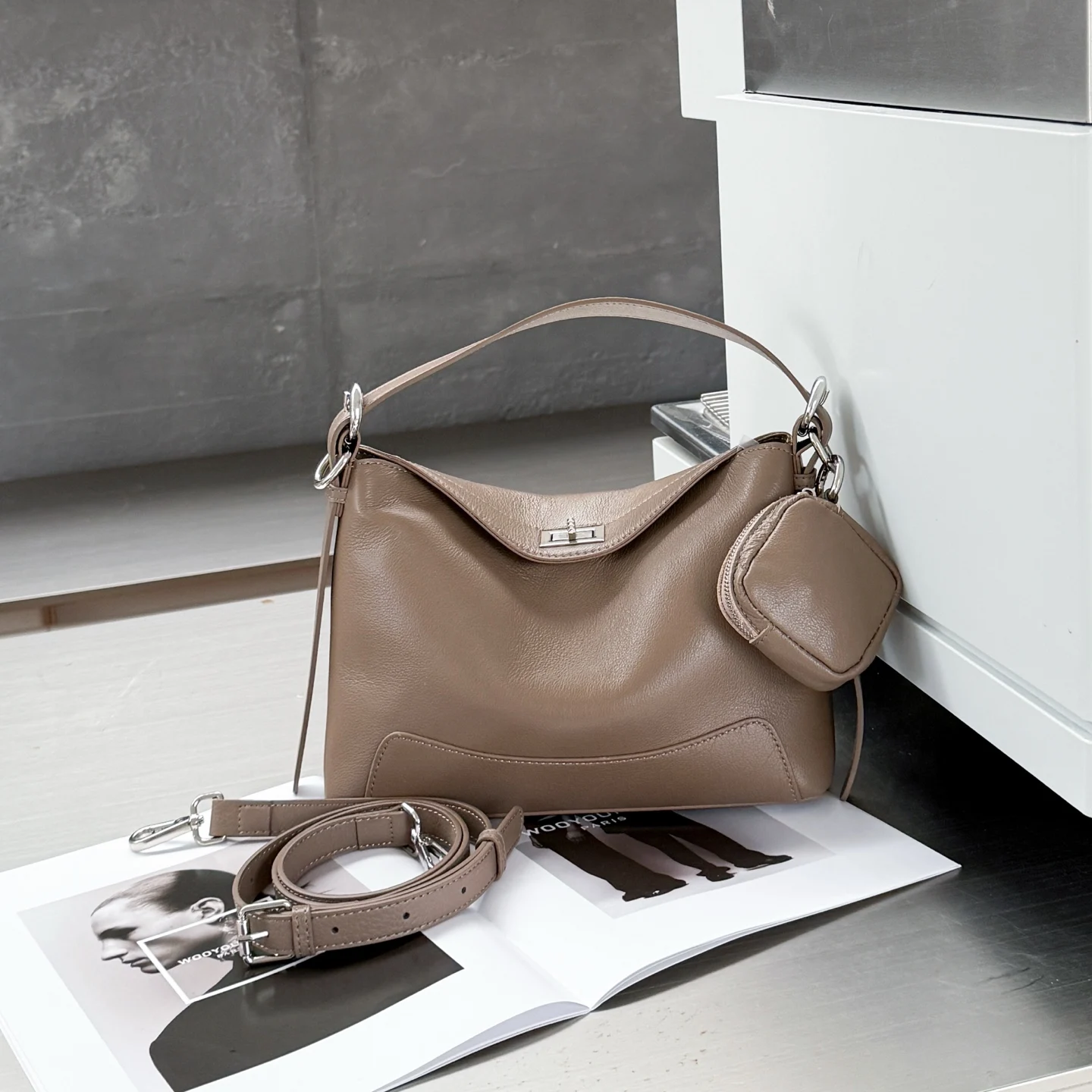 

Genuine Grade Cow Leather Women Shoulder Crossbody Bag Luxury Designer Brand Soft Cowhide Fashion Ladies Handbag for Woman Tote