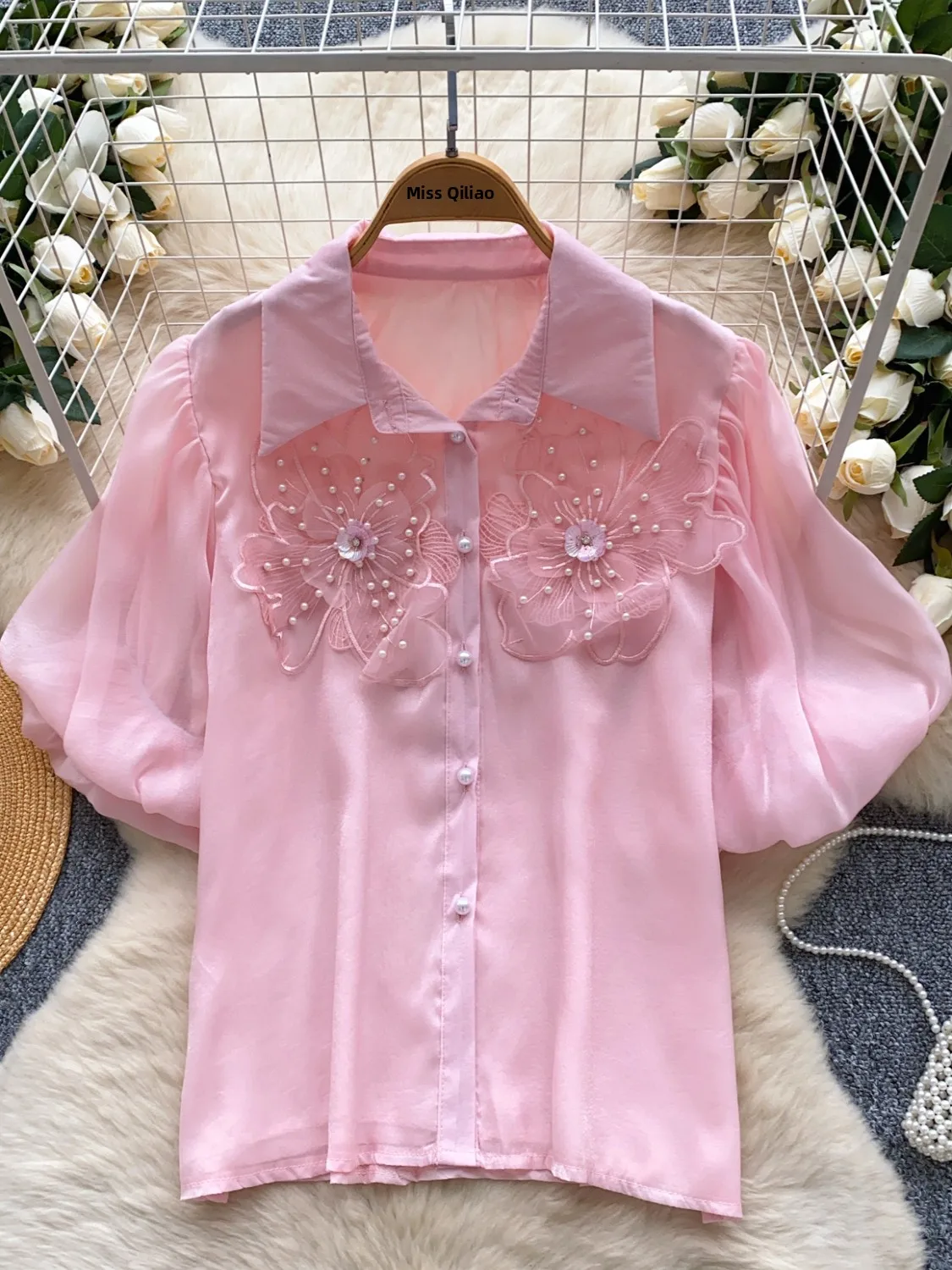 قميص نسائي صيفي أنيق بأكمام فقاعية مزينة بالخرز وزهور ثلاثية الأبعاد، بلوزة راقية بزر واحد على الطراز الكوري فضفاضة بأكمام قصيرة