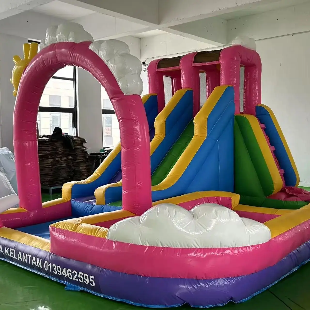 Tobogán acuático inflable comercial personalizado en forma de nube para fiesta infantil, trampolín inflable al aire libre