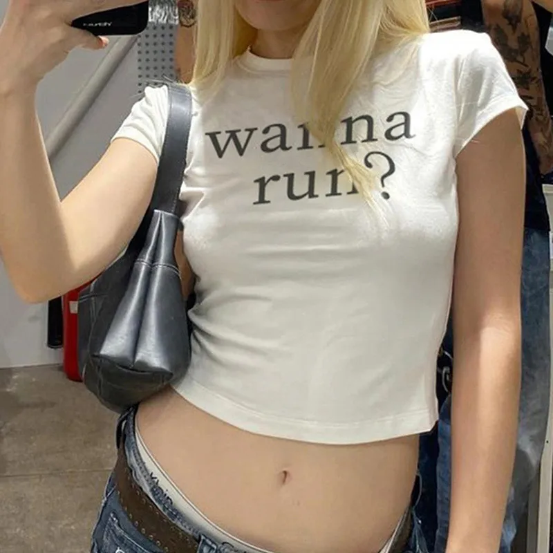 เสื้อยืดคอกลมพิมพ์ลายตัวอักษรสีขาว แฟชั่นฤดูร้อน เซ็กซี่ สไตล์สาวเปรี้ยว เสื้อครอปวินเทจ ทรงเข้ารูป แขนสั้น คอกลม สำหรับผู้หญิง
