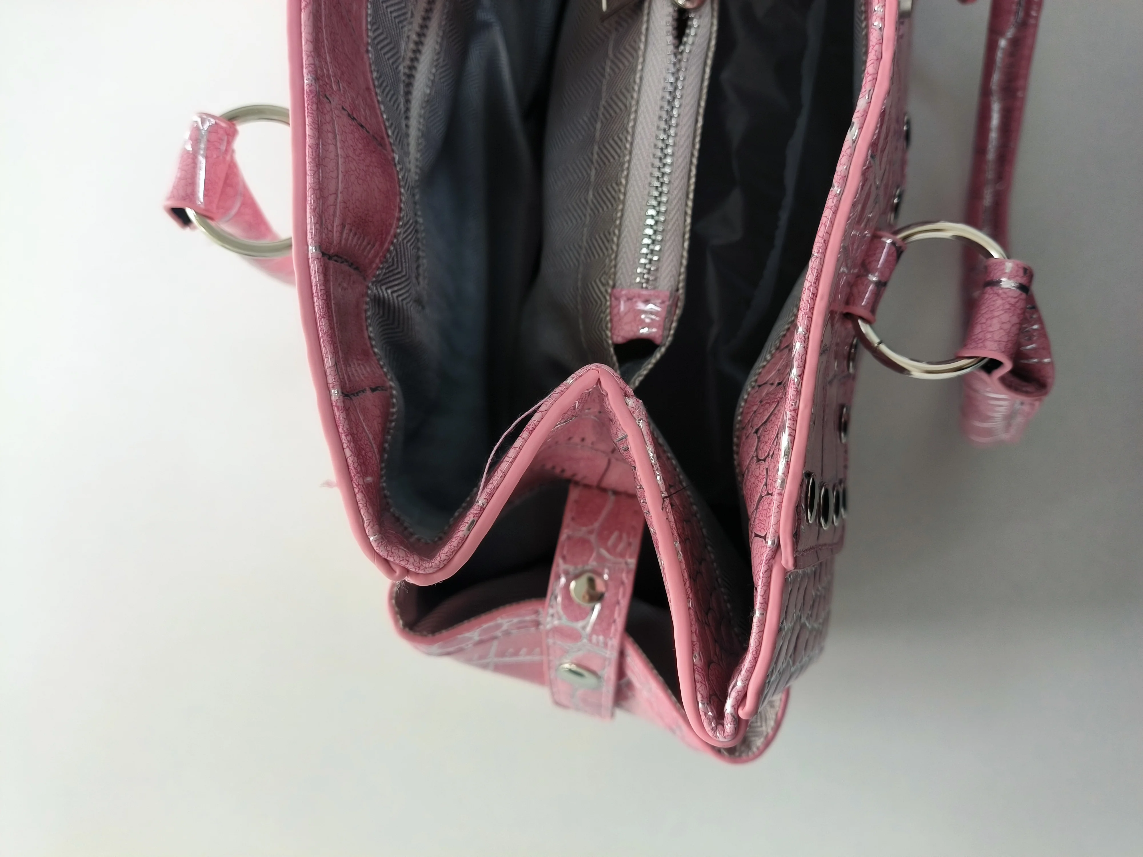 Umhängetasche mit Krokodilmuster und Prägung, Damenhandtasche mit großem Fassungsvermögen, Designer-Aktentasche, Y2k-Mädchen-Pendlermode-Handtasche, Rosa – Detail 7