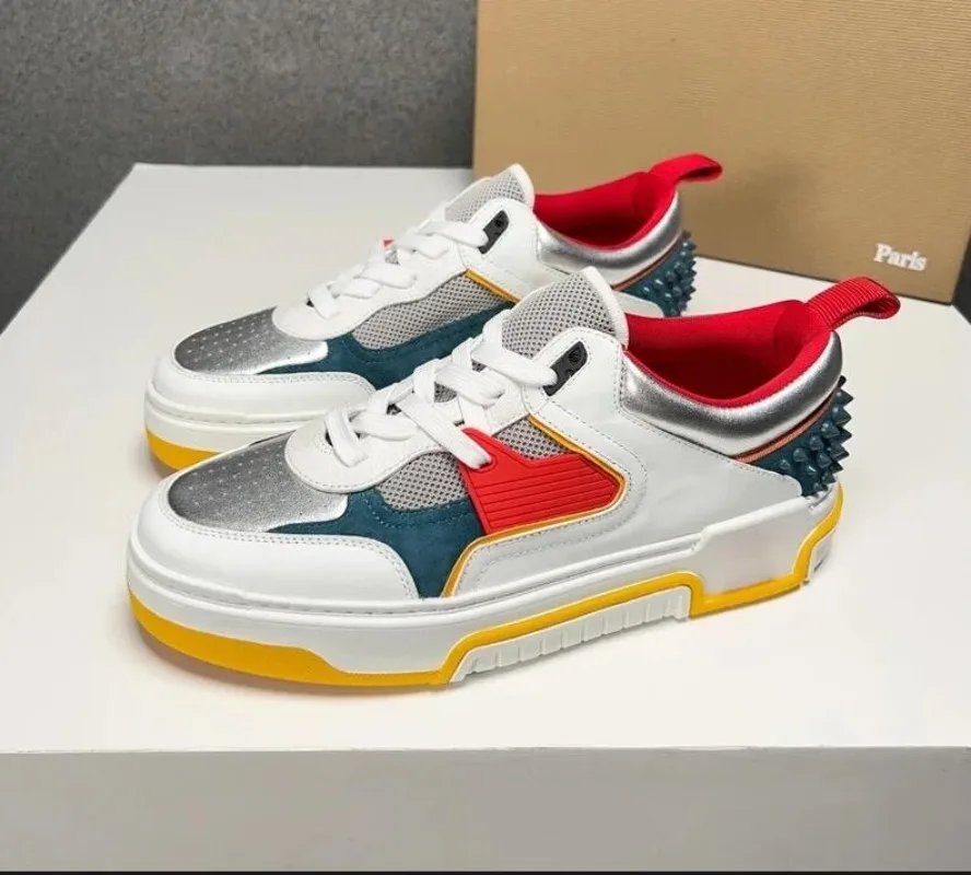 Design de luxo de alta qualidade sapatos masculinos de couro sola vermelha casual tênis tendência rebite cor combinando sapatos de placa superior baixa