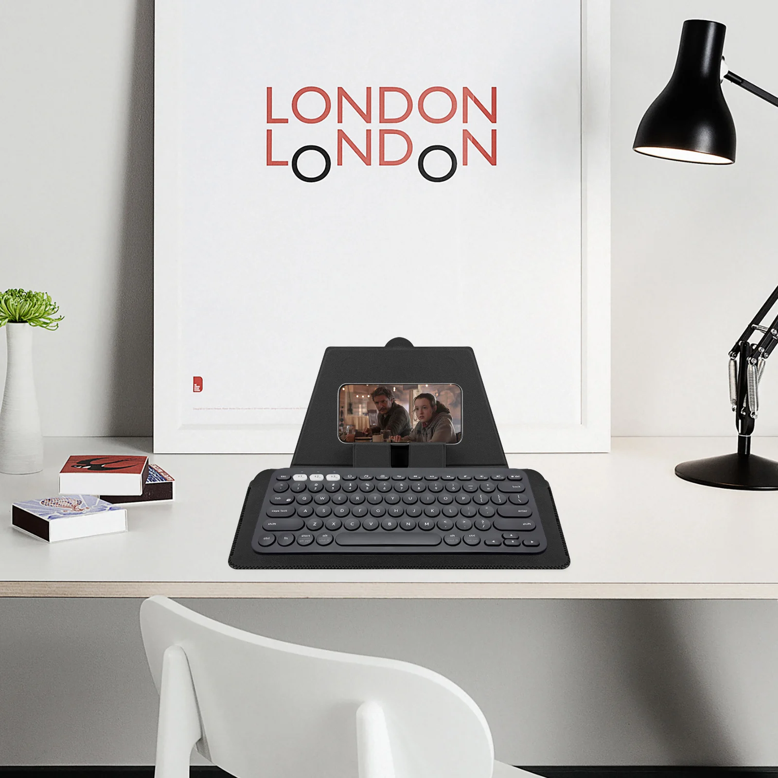 Casing Keyboard Geekria Compact, Casing Perjalanan Kulit Vegan dengan Tempat Ponsel dan Tablet