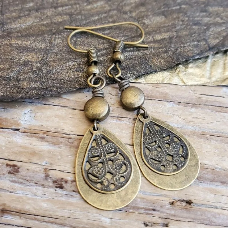 

Vintage Charm Antique Gold Color Waterdrop Hollow Flower Dangle Earrings for Women Fashion Geometry Earrings