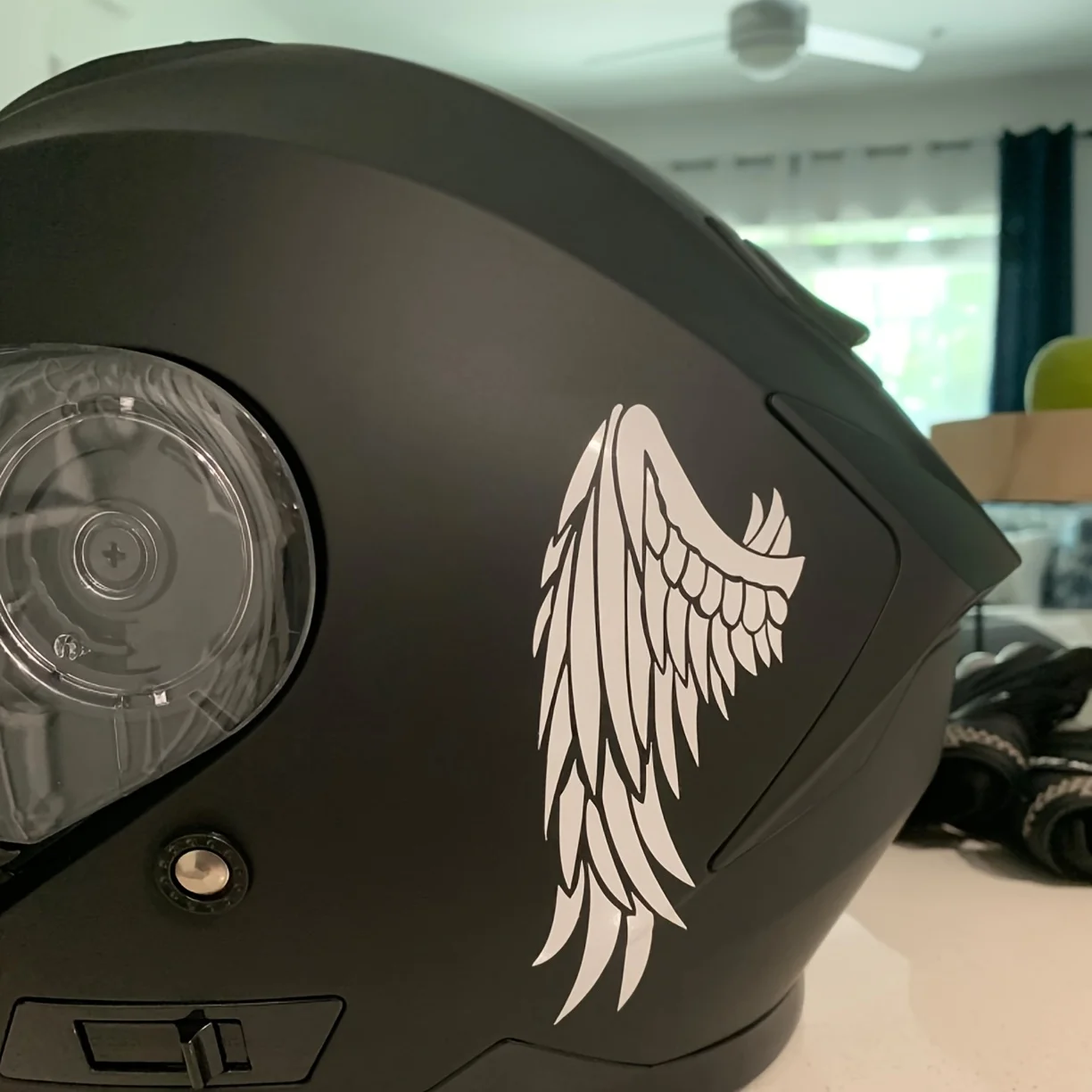 

1SET Wing Helmet Sticker White Feather Pattern Adhesive Decal for Motorcycle Helmet Decorative