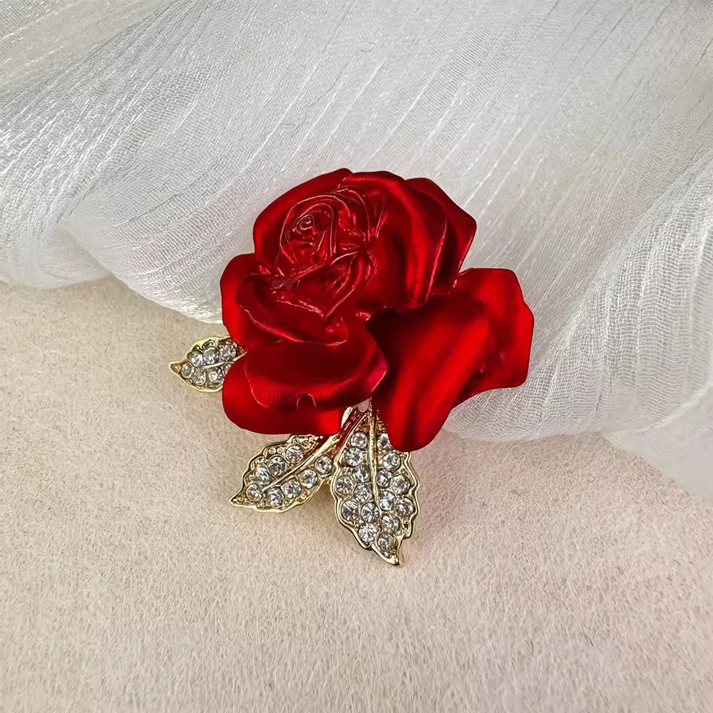 Temperament Red Rose Brooch High-end Suit Accessories Pins Atmospheric Clothing Fashionable Exquisite Design Brooches for Women