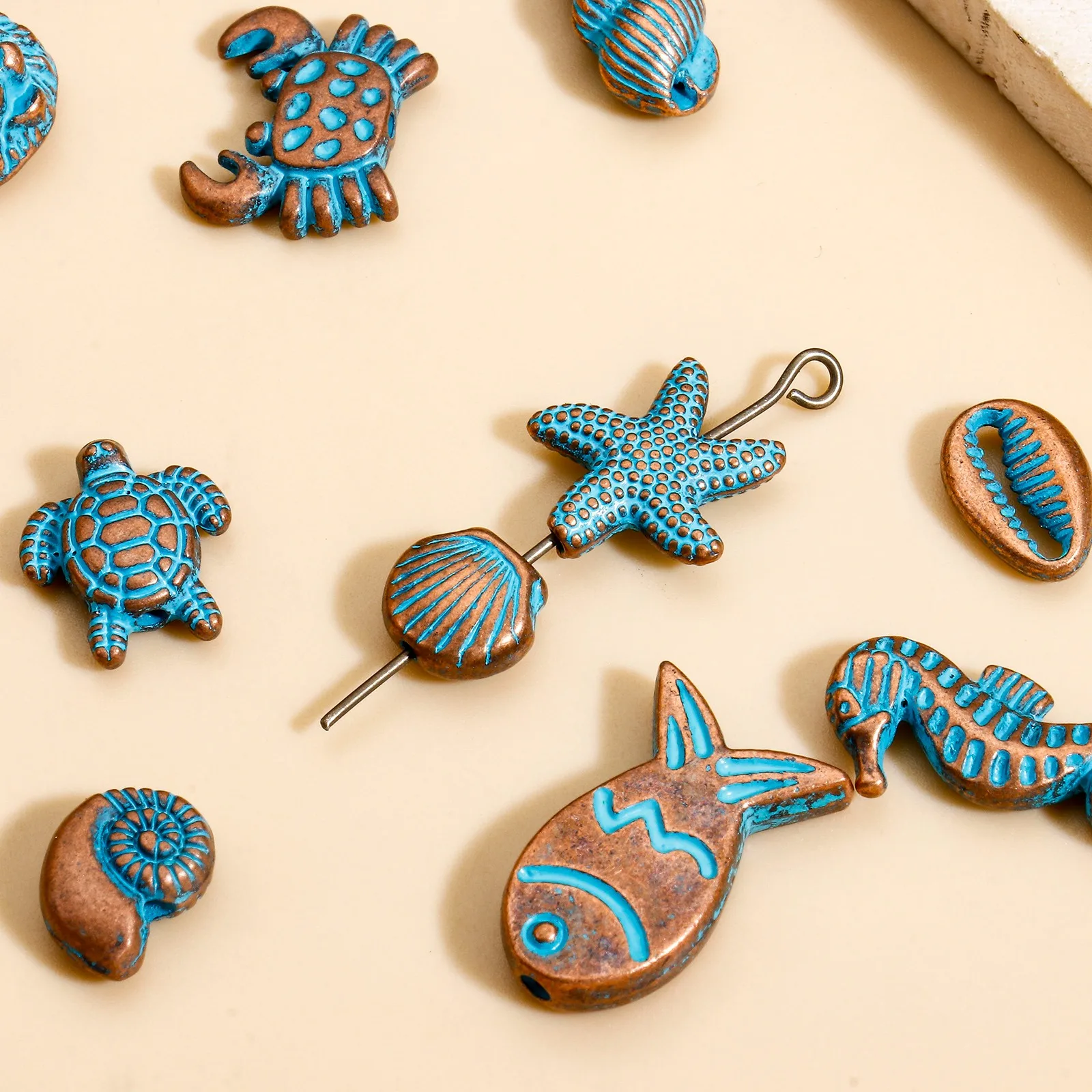 30 Stück Zink basis Legierung Ozean Schmuck Spacer Perlen für DIY Charm Schmuck machen antike Kupfer blau Stern Fisch Meerjungfrau Patina – Detail 5