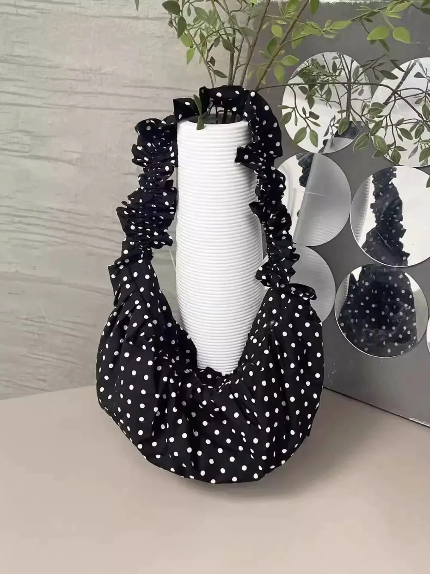 

Retro pleated polka dot crescent canvas bags summer Korean ins niche cute single shoulder crossbody women's hobos bag