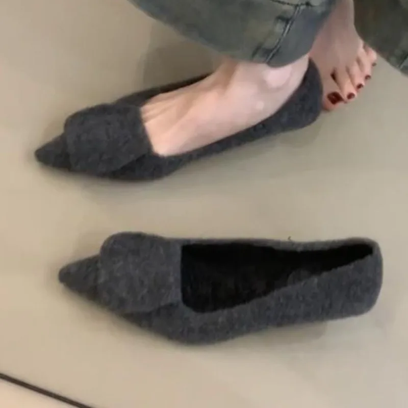 جديد أزياء المرأة الجلد المدبوغ عارضة الكعب الخنجر 2025 العلامة التجارية مصمم الربيع عالية الجودة فستان حفلة المرأة عالية الكعب حجم كبير