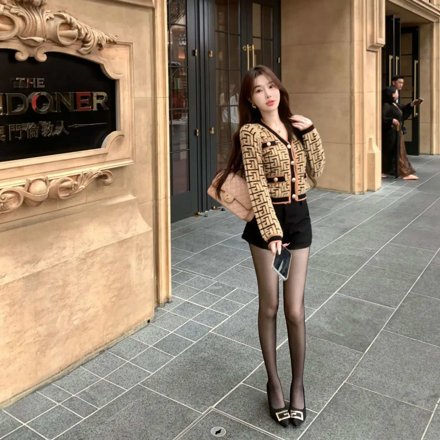 Temperament 2024 New Autumn Winter Knitting Cardigan Coat Women Clothes Geometric Top Tee Ladies Fashion Buttons V-neck Sweater