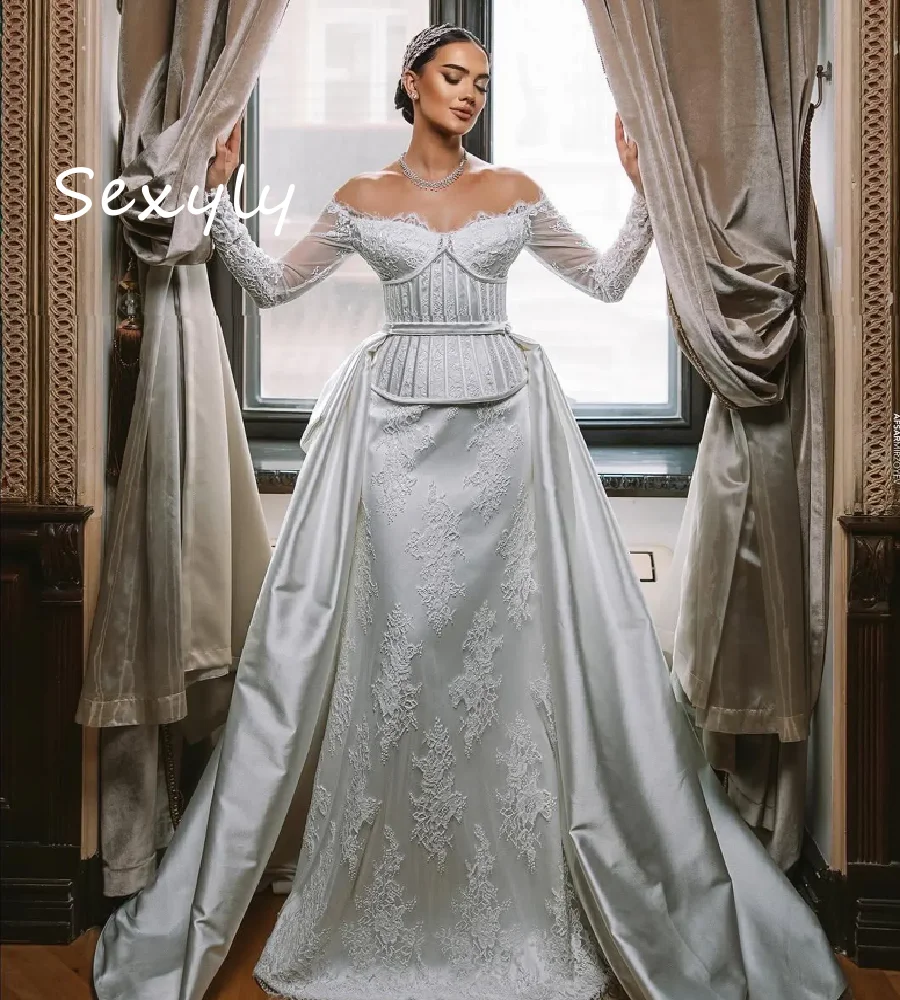 ชุดแต่งงานนางเงือกที่งดงามพร้อมรถไฟที่ถอดออกได้อารบิกดูไบลูกไม้ชุดเจ้าสาวแขนยาวปิดไหล่เจ้าสาวที่กำหนดเอง