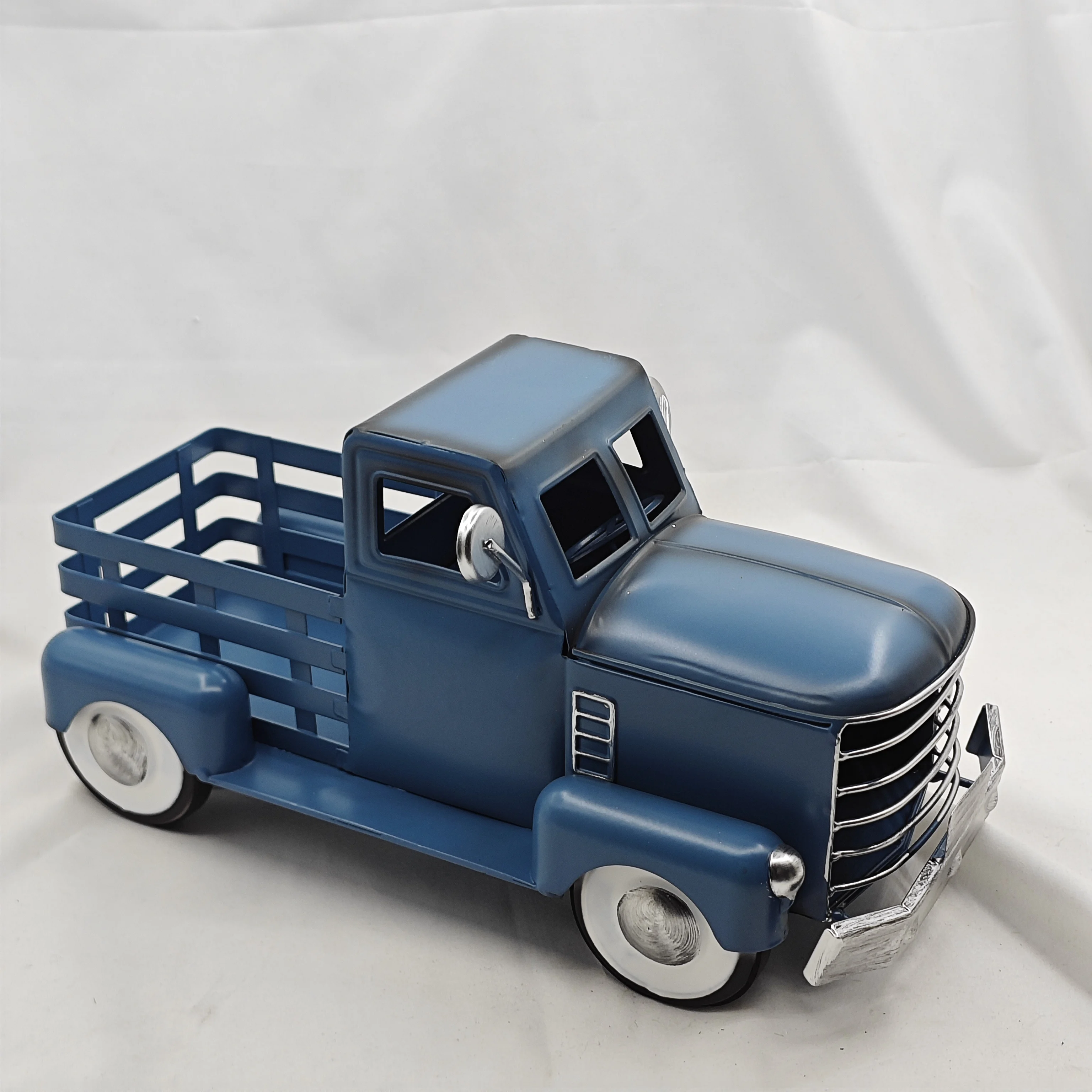 Vintage Truck Decoration, Car Gift Metal Cars, Wine Racks, Home Backyard Decoration, Table Decoration and Tabletop Storage