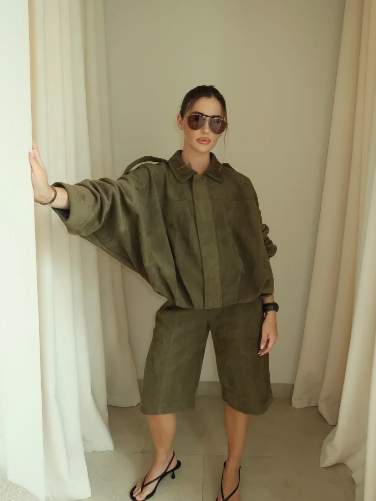 Рисунок 4 - Женская зеленая замшевая кожаная куртка 2025 года