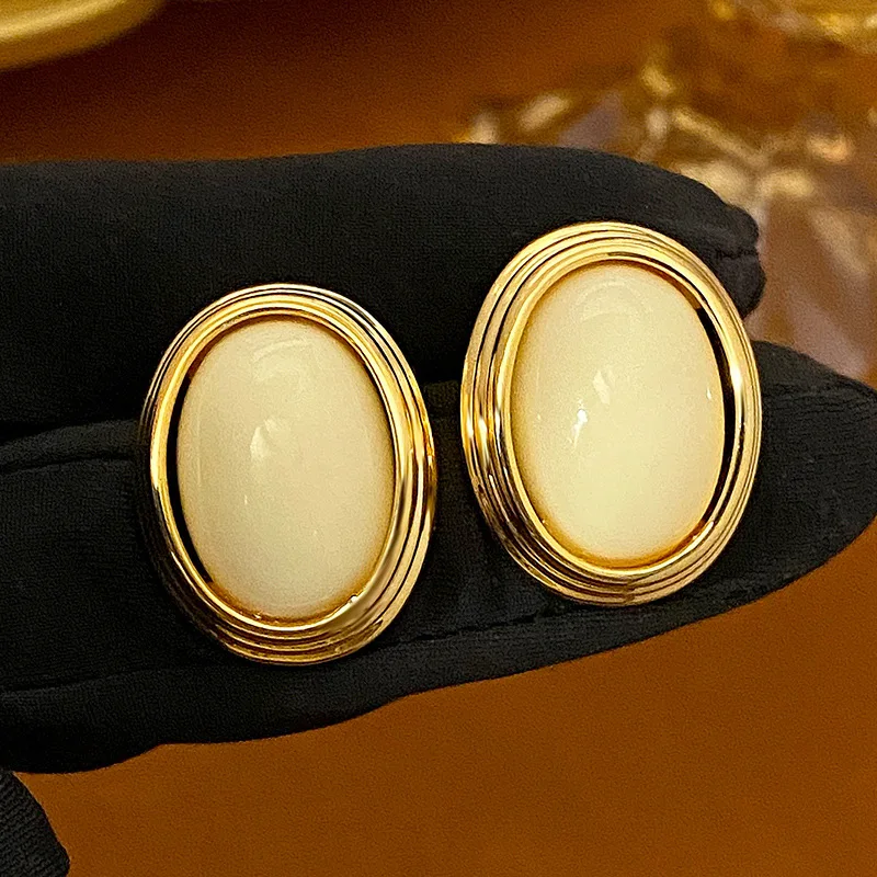 أقراط بيضاوية حمراء عتيقة للنساء، ترصيع أذن أنيق وبسيط، هدية فاخرة لها، هدية الذكرى السنوية لعيد الحب